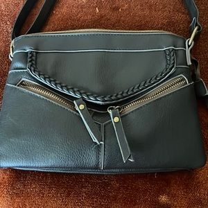 🧡 3 for $20 Black cross body Purse